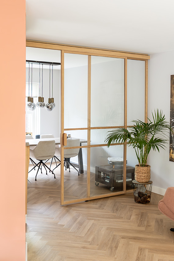 Eikenhouten enkele schuifdeur met zijpaneel